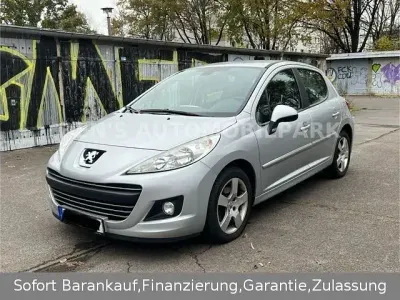 Gebraucht Peugeot 207 Premium 120 PS (88 kW) 2011 Silber Limousine