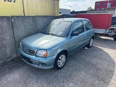 Blau Gebraucht 2002 Nissan Micra Kleinwagen | 2.200 € (Etwas zu teuer)