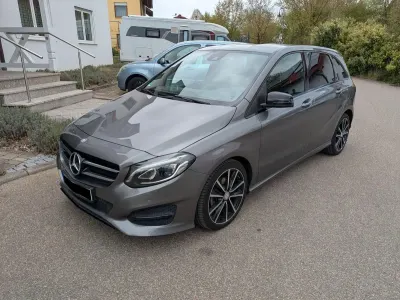 Gebraucht Mercedes B180 122 PS (89 kW) 2016 Grau Kleinwagen