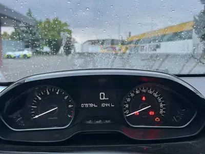 Gebraucht Peugeot 208 Style 82 PS (60 kW) 2015 Schwarz Kleinwagen