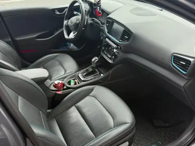 Gebraucht Hyundai Ioniq 141 PS (103 kW) 2018 Grau Kleinwagen