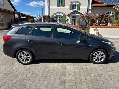 Second-hand Kia Ceed Edition 7 128 CP (94 kW) 2014 Albastru Hatchback