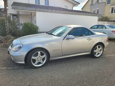 Gebraucht Mercedes SLK230 193 PS (141 kW) 2002 Silber Cabrio