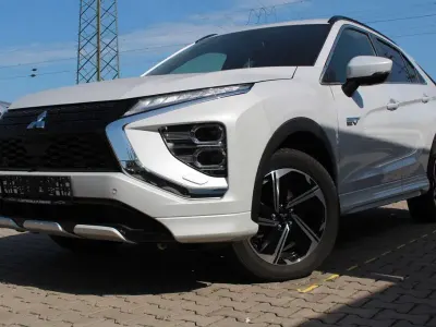 Gebraucht Mitsubishi Eclipse Cross Plus 188 PS (138 kW) 2022 Weiß SUV