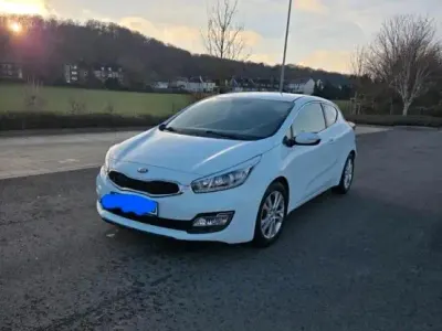 Używany Kia Ceed Spirit 135 KM (99 kW) 2013 Biały Hatchback