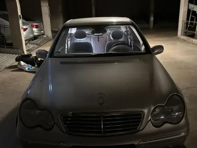 Gebraucht Mercedes C240 170 PS (125 kW) 2002 Silber Limousine