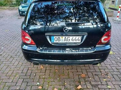 Mercedes R320