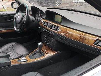 gebraucht BMW 325 xi M AUTOMATIK NAXI XENON PANO TÜV LEDER PDC