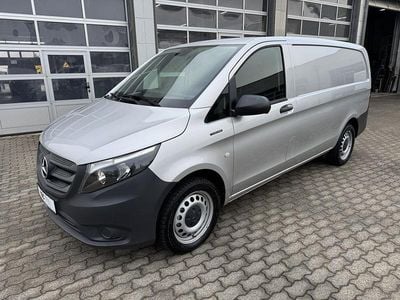 Gebraucht Mercedes e-Vito 85 kW (116 PS) 2021 Silber Van / Kleinbus