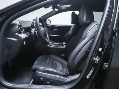 Gebraucht Mercedes C180 AMG 170 PS (125 kW) 2025 Schwarz Limousine