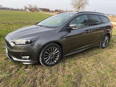 Usata Ford Focus ST-Line 182 CV (133 kW) 2017 Grigio Station wagon