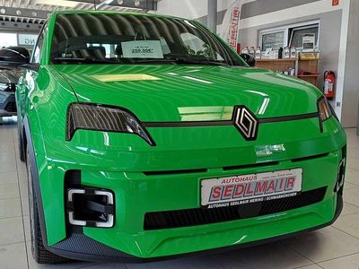 Nuova Renault 5 E-Tech Evolution 89 kW (122 CV) 2026 Verde Berlina