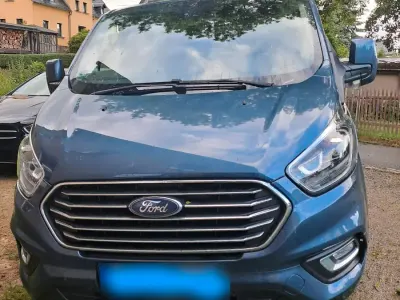 Gebraucht Ford Tourneo 185 PS (136 kW) 2020 Blau Van / Kleinbus