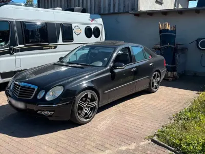 Gebraucht Mercedes E280 260 PS (191 kW) 2006 Schwarz Limousine