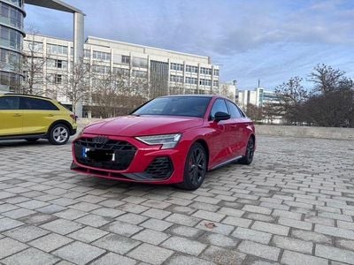 Second-hand Audi S3 Sport 333 CP (244 kW) 2025 Roșu Berlinǎ