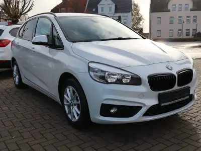 Gebraucht BMW 218 Active Tourer Advantage 136 PS (100 kW) 2017 Weiß Van / Kleinbus