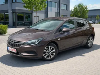 Gebraucht Opel Astra Selection 105 PS (77 kW) 2017 Braun Limousine