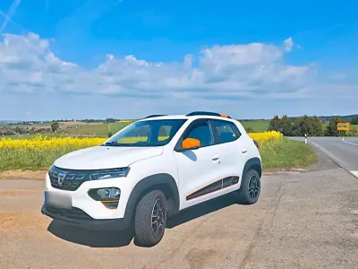 Używany Dacia Spring Comfort Plus 33 kW (45 KM) 2021 Biały Hatchback