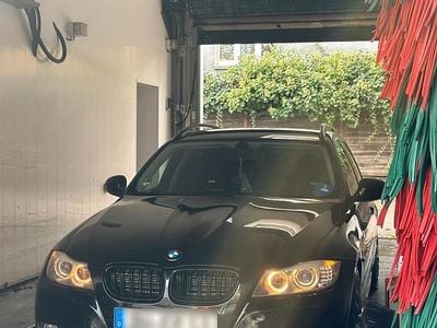 Gebraucht BMW 318 180 PS (132 kW) 2008 Schwarz Kombi