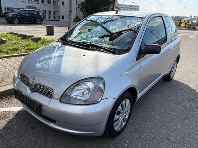 Gebraucht Toyota Yaris 85 PS (62 kW) 2002 Silber Kleinwagen