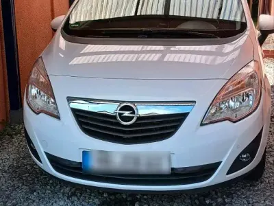 Gebraucht Opel Meriva 120 PS (88 kW) 2012 Weiß Van / Kleinbus
