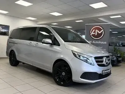 Gebraucht Mercedes V250 AMG 190 PS (139 kW) 2023 Silber Van / Kleinbus