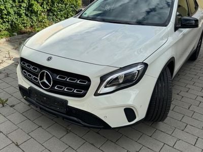 Mercedes GLA220