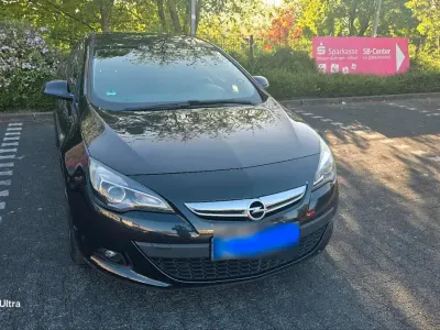 Brugt Opel Astra GTC 140 HK (102 kW) 2012 Sort Sedan