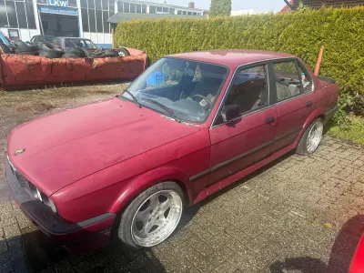 Brugt BMW 328 200 HK (147 kW) 1987 Rød Sedan