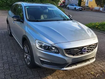 Gebraucht Volvo V60 CC 190 PS (139 kW) 2016 Grau Kombi