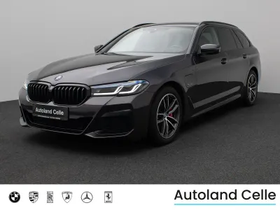 Gebraucht BMW 530 M Sport 292 PS (214 kW) 2023 Sophistograu brillanteffekschwarz Limousine