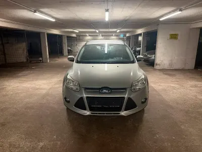 Gebraucht Ford Focus 140 PS (102 kW) 2014 Silber Kombi