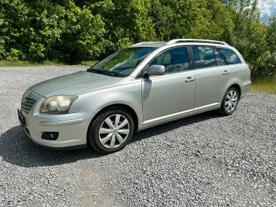Gebraucht Toyota Avensis T2 126 PS (92 kW) 2006 Grau Kombi