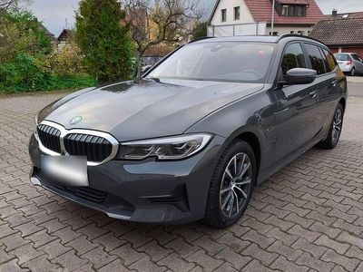 Second-hand BMW 330e Sport Line 292 CP (214 kW) 2021 Gri Break