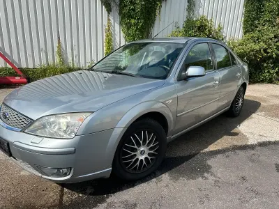 Gebraucht Ford Mondeo Ghia 145 PS (106 kW) 2006 Blau Limousine
