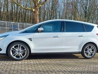 Gebraucht Ford S-MAX Titanium 241 PS (177 kW) 2018 Weiß Van / Kleinbus