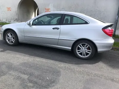 Gebraucht Mercedes C180 143 PS (105 kW) 2004 Grau Coupé