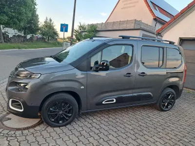 Gebraucht Citroën Berlingo Shine 131 PS (96 kW) 2023 Grau Van / Kleinbus