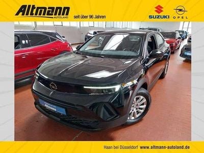 Gebraucht Opel Mokka Enjoy 131 PS (96 kW) 2024 Lackierung schwarz perla nera/ SUV