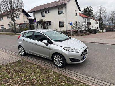Gebraucht Ford Fiesta Titanium 95 PS (69 kW) 2016 Silber Kleinwagen