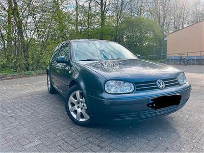 Usata VW Golf IV 101 CV (74 kW) 2003 Blu Berlina