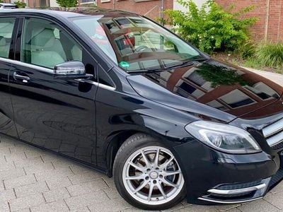 Mercedes B200