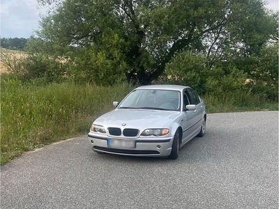 Gebraucht BMW 318 143 PS (105 kW) 2002 Silber Limousine