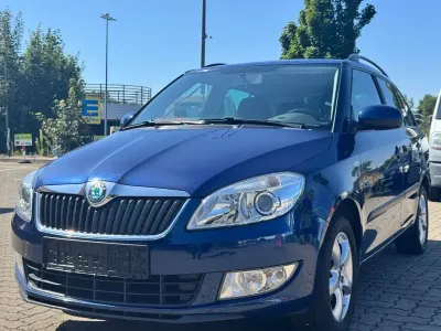 Gebraucht Skoda Fabia Family 86 PS (63 kW) 2011 Blau Kombi