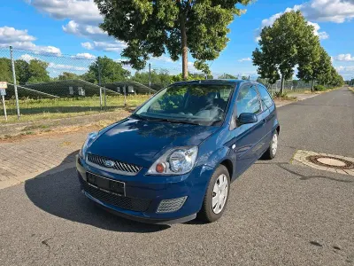 Gebraucht Ford Fiesta 69 PS (50 kW) 2008 Blau Kleinwagen