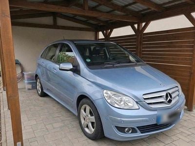 Usata Mercedes B200 140 CV (102 kW) 2005 Blu Monovolume