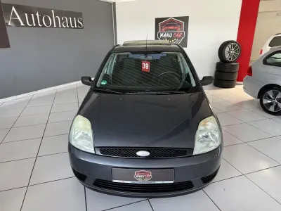 Gebraucht Ford Fiesta Trend 80 PS (58 kW) 2005 Grau Kleinwagen
