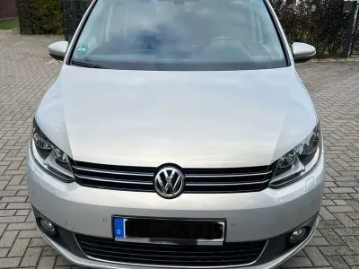 Gebraucht VW Touran Cup 140 PS (102 kW) 2015 Silber Van / Kleinbus