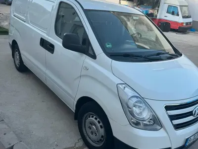 Gebraucht Hyundai H-1 136 PS (100 kW) 2016 Weiß Van / Kleinbus