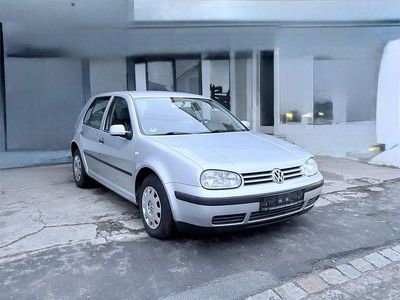 Używany VW Golf IV Edition 75 KM (55 kW) 2001 Srebrny Sedan/Limuzyna